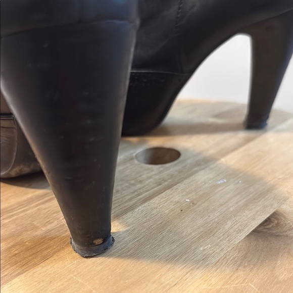 Black Leather Peep-Toe Women's Shoes - Picture 8 of 8